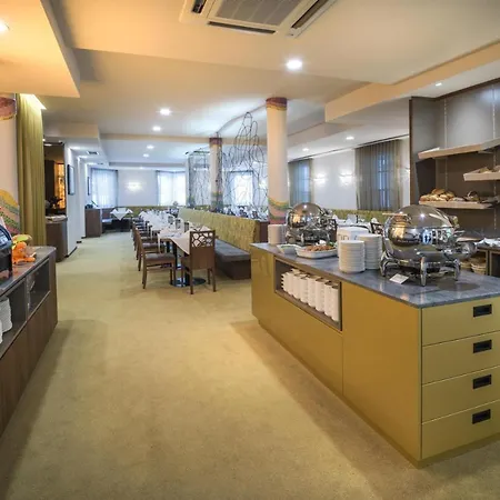 Thermalhotel Leitner 4* لويبرسدورف باي فرس