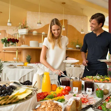 Thermalhotel Leitner 4* لويبرسدورف باي فرس